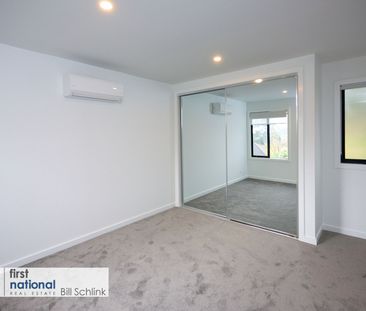 EXECUTIVE TOWN HOME IN BALWYN - Photo 2