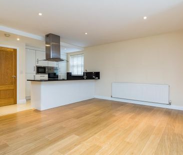 To Let 2 Bed Apartment - Photo 6