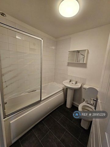 2 bedroom semi-detached house to rent - Photo 5
