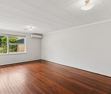 Easy Care Living! - Photo 2