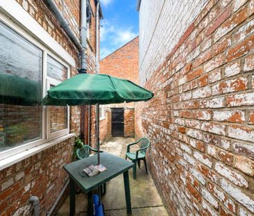 1 bedroom in a house share to rent - Photo 5