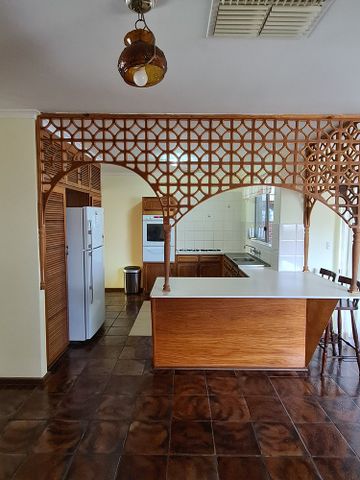 4-bedroom shared house / townhouse, Military Road - Photo 2