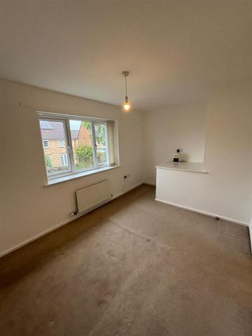 3 bedroom semi-detached house to rent - Photo 3