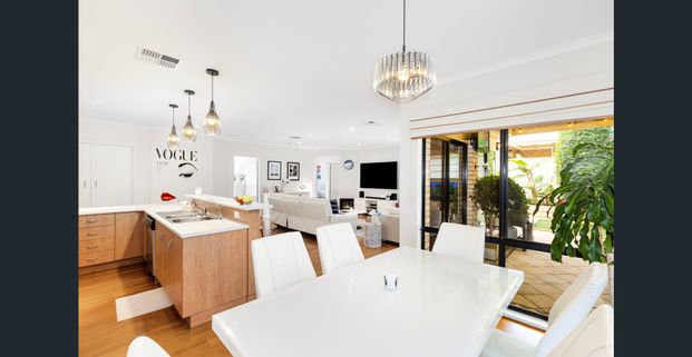 Elegant family living in leafy Rostrevor - Photo 1