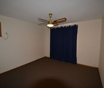 Family Home on the West side - Photo 5