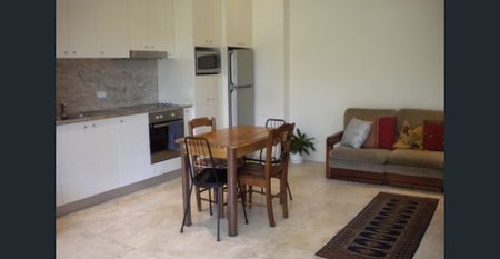 Stylish Harbourside Garden Apartment - Photo 2