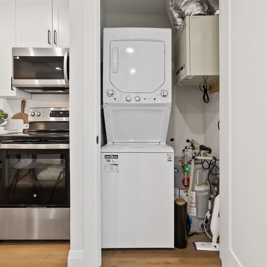 For Lease - 1332 Majestic Drive Unit# 2, Burlington, Ontario - Photo 1