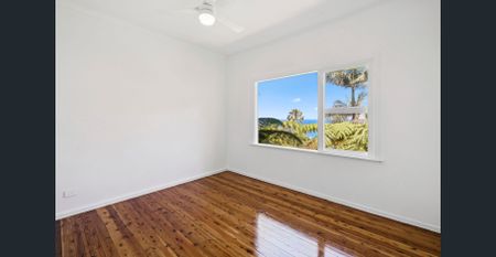 3 Bedroom Upper Duplex with Breathtaking Views - Photo 2