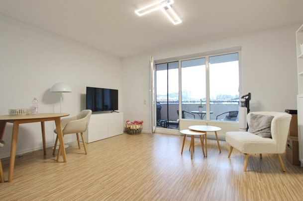 Gut geschnittene 2-Zimmer-Wohnung mit Balkon & Tiefgarage in Norderstedt-Garstedt - Photo 1
