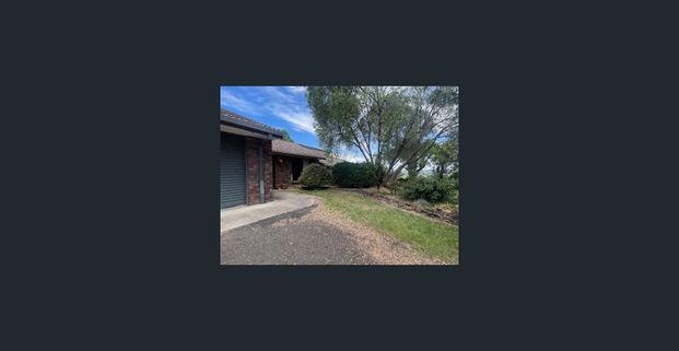 Spacious 4-Bedroom Home in a Quiet North Hill Location - Photo 1