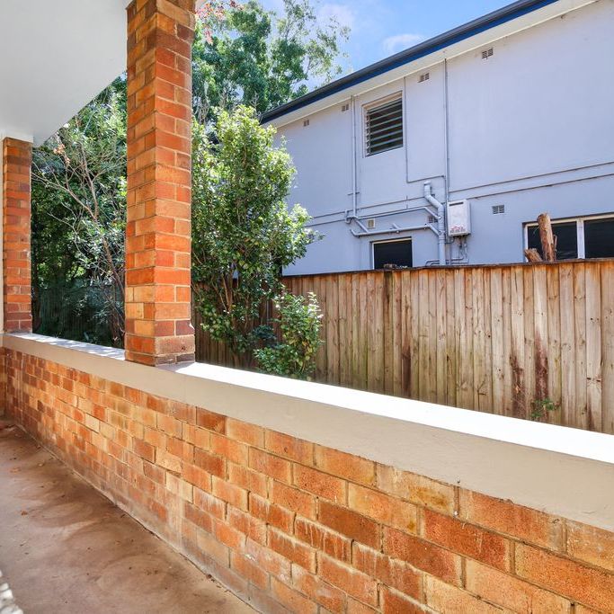 Charming 2-Bedroom Rental in Prime Hunters Hill Location - Photo 1