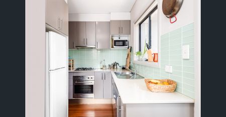 Well Located Corner Townhouse - Photo 5