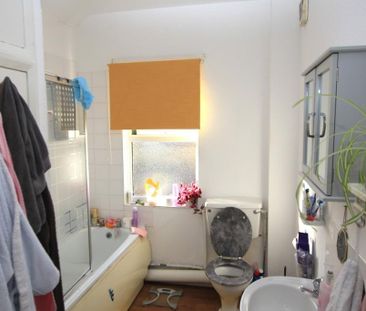 2 bedroom end of terrace house to rent - Photo 6