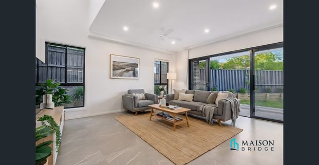 Modern 4-Bedroom Duplex in Prime Location - Photo 1