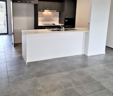 4-Bed Near Brand-New Townhouse With Two Ensuites! INSPECTIONS BY AP... - Photo 2