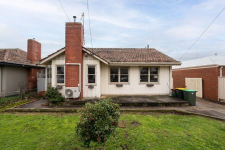 21 Boronia Grove, Wendouree - Photo 5