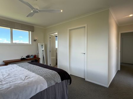 Modern living, country location! - Photo 4