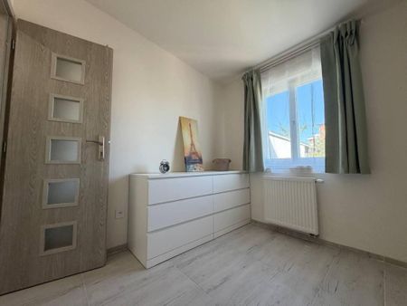 Pronájem bytu 2+1 55 m2 - Fotografie 3