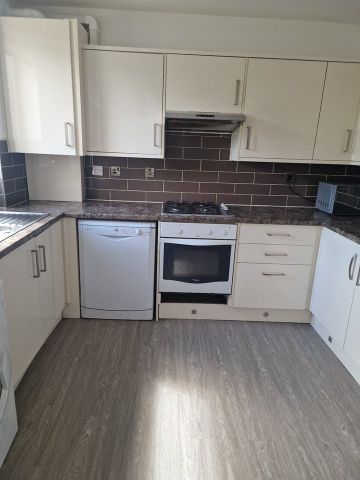 3 Bed Flat, Oldrutherglen Road, G5 - Photo 5