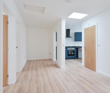 2 bedroom maisonette to rent - Photo 6