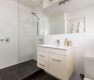 Perfect St Kilda East Pad - Photo 4