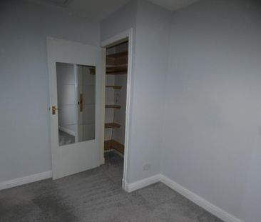 2 bedroom semi-detached house to rent - Photo 4