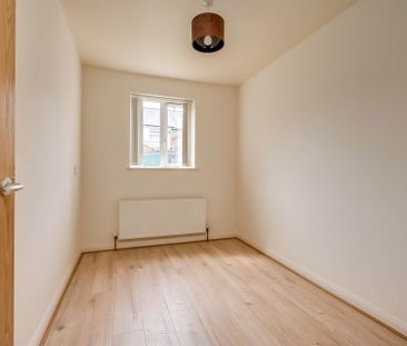 21 Maldon Court, Belfast, BT12 6GY - Photo 2