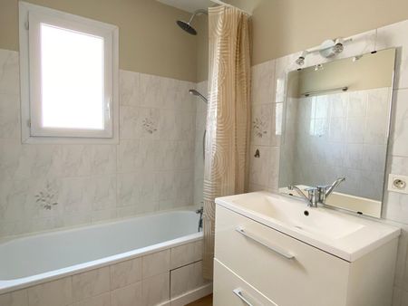 Location Appartement 2 pièces 42m² AUBENAS 07200 - Photo 5