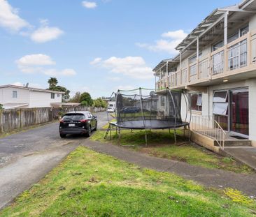 Sunny, Spacious and Exceptionally Convenient - Photo 3