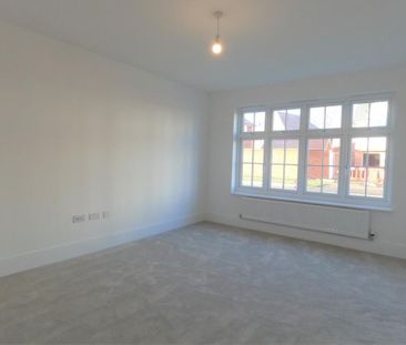 4 bedroom detached house to rent - Photo 4