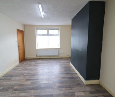 4 bedroom terraced house to rent - Photo 3