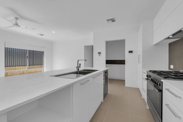 Four Bedroom Family Home in Baldivis - Photo 1