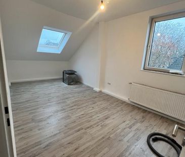 Dachgeschosswohnung mit Dachterrasse – Bremen Neustadt - Photo 3