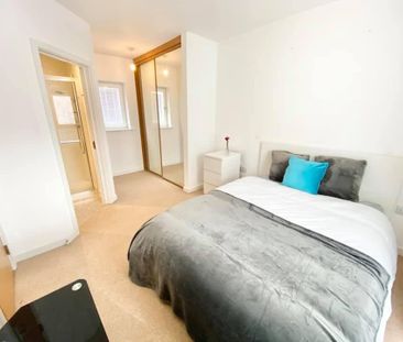 1 bedroom in a house share to rent - Photo 5