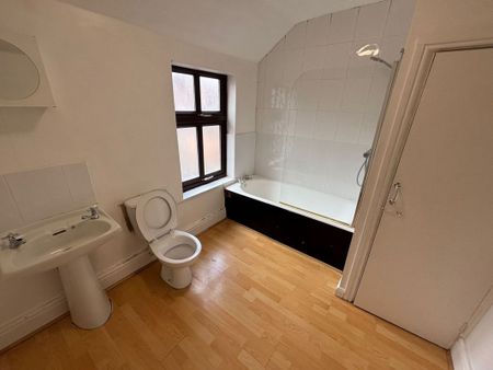 108 Paget Street - Off Street Parking & 4 Huge Doubles Loughborough - Photo 5