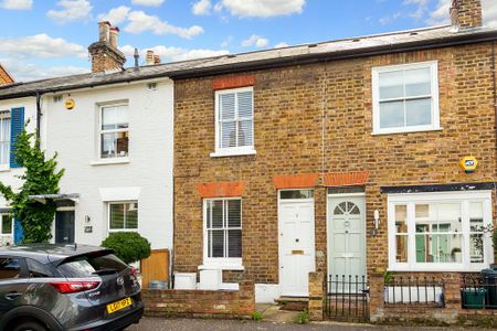 2 bedroom terraced house to rent - Photo 4