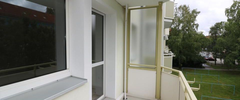 Pack die Badehose ein…helle 3-RW mit Wanne u. Balkon!!! - Photo 1