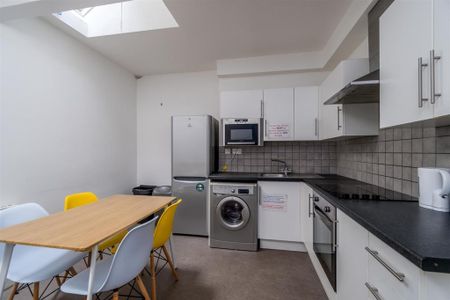 3 bedroom apartment to rent - Photo 4