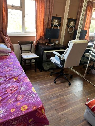 Room in a Shared House, May Gardens, HA0 - Photo 5