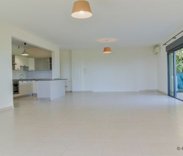 Location Appartement 3 pièces 124m² STE MARIE 97438 - Photo 3