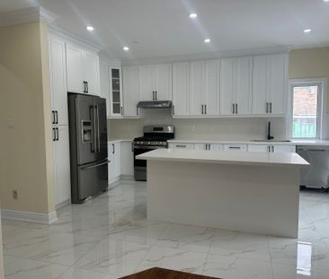 For Lease - 80 Farthingale Crescent, Brampton, Ontario - Photo 6