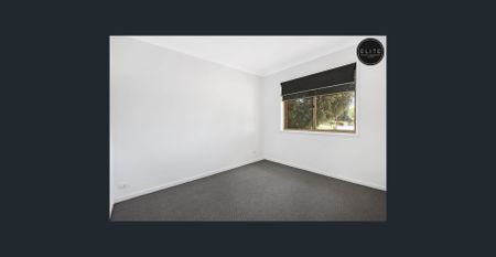 SPACIOUS AND COMFORTABLE FAMILY HOME - Photo 2