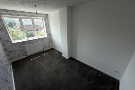 Macmillan Close - Photo 4