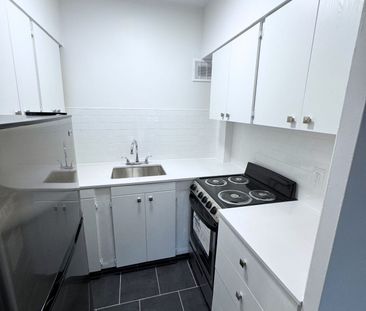 3.5 Available NOW – 175 Sherbrooke O - Photo 5