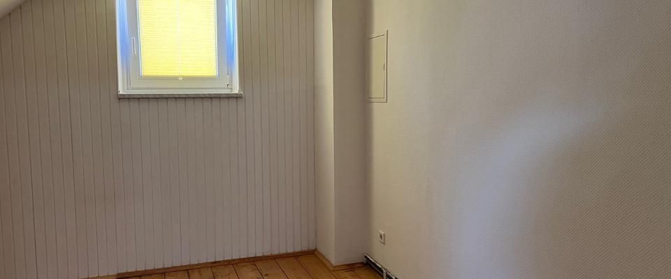 2-ZKDB-Dachgeschosswohnung, Altbau, Solingen-Mitte - Photo 1