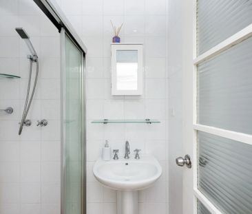 North-Facing Fully Furnished Studio Apartment In Accessible Location - Photo 2