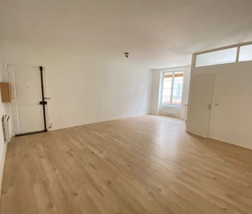 Location Appartement 1 pièce 42m² - Photo 6