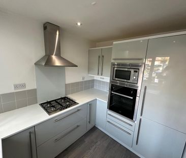 2 bedroom terraced house to rent - Photo 2
