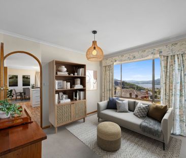Spacious & Versatile Family Home with Stunning Views - Photo 3
