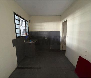 Excelente Casa Térrea de 2 Cômodos Próxima à Estação Vila Tolstói - Photo 1